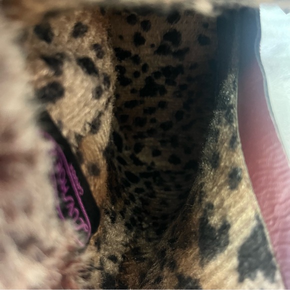 Luvshoe's Canada Red Block Heel Winter Ankle Booties - Picture 9 of 16